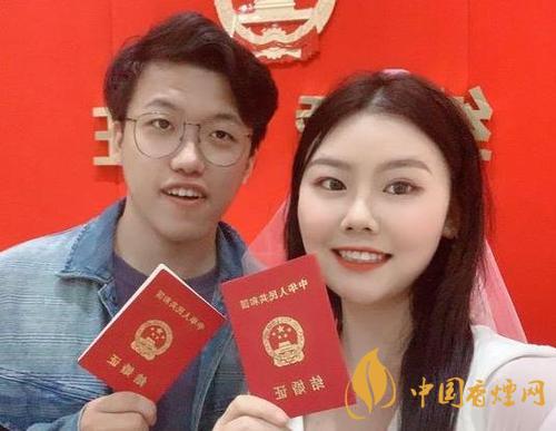 90后同名同姓情侶領(lǐng)證結(jié)婚 太有夫妻緣了！