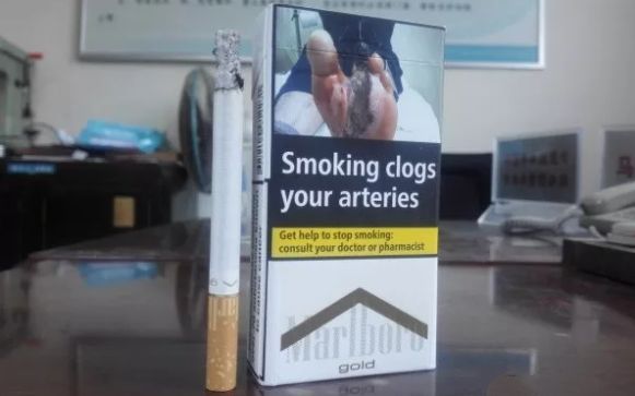 歐盟免稅萬(wàn)寶路100S硬白好抽嗎 新款加長(zhǎng)型萬(wàn)100S系列綜合品質(zhì)好于84S